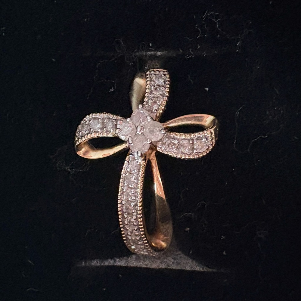 Elegant Gold and Silver Bow Ring